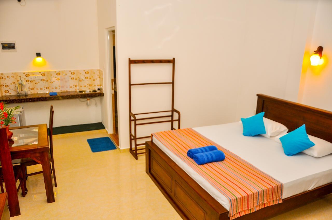 Hiru Resort Inn Unawatuna Exterior photo